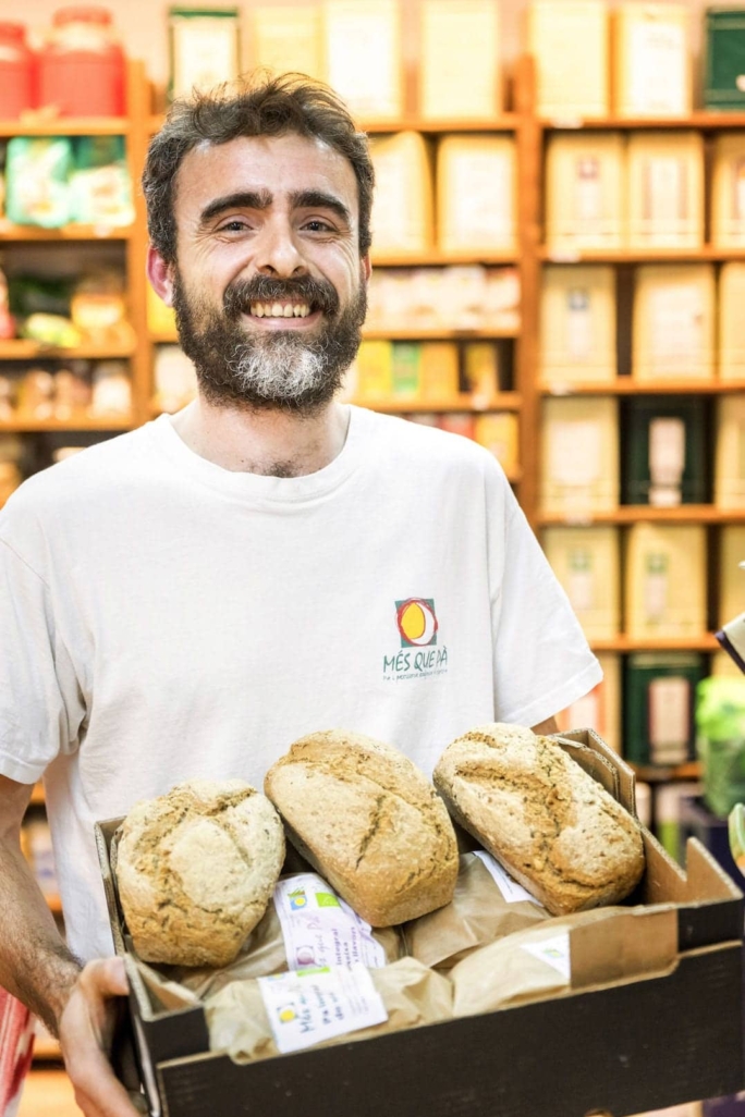 Spain, Mallorca, organic bread, from baker Albert Masnou, in the picture his brother Jordi ?