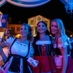 Fesche Madln beim Oktoberfest 2024 auf Mallorca